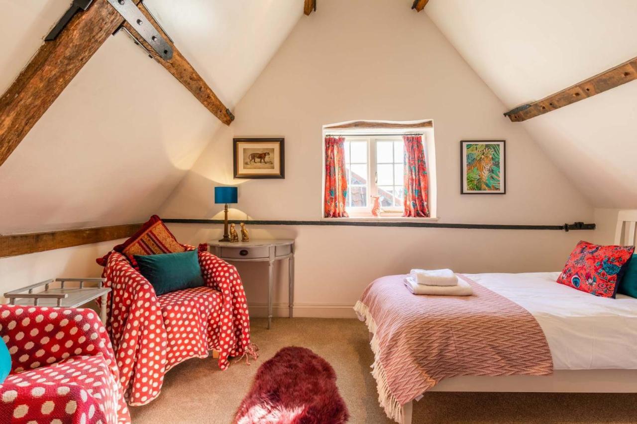 Host & Stay - The Old Paul Pry Holt  Extérieur photo